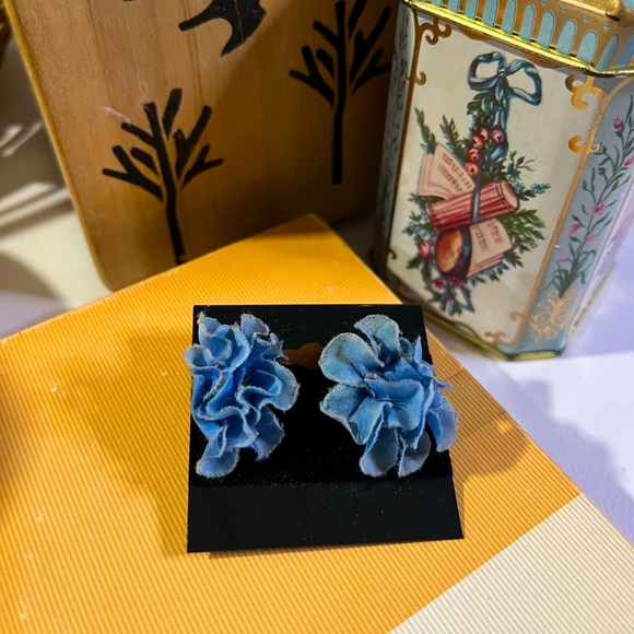 Vintage / Antique Blue Hydrangea Earrings, UNIQUE one-of-a-kind - Picture 1 of 3